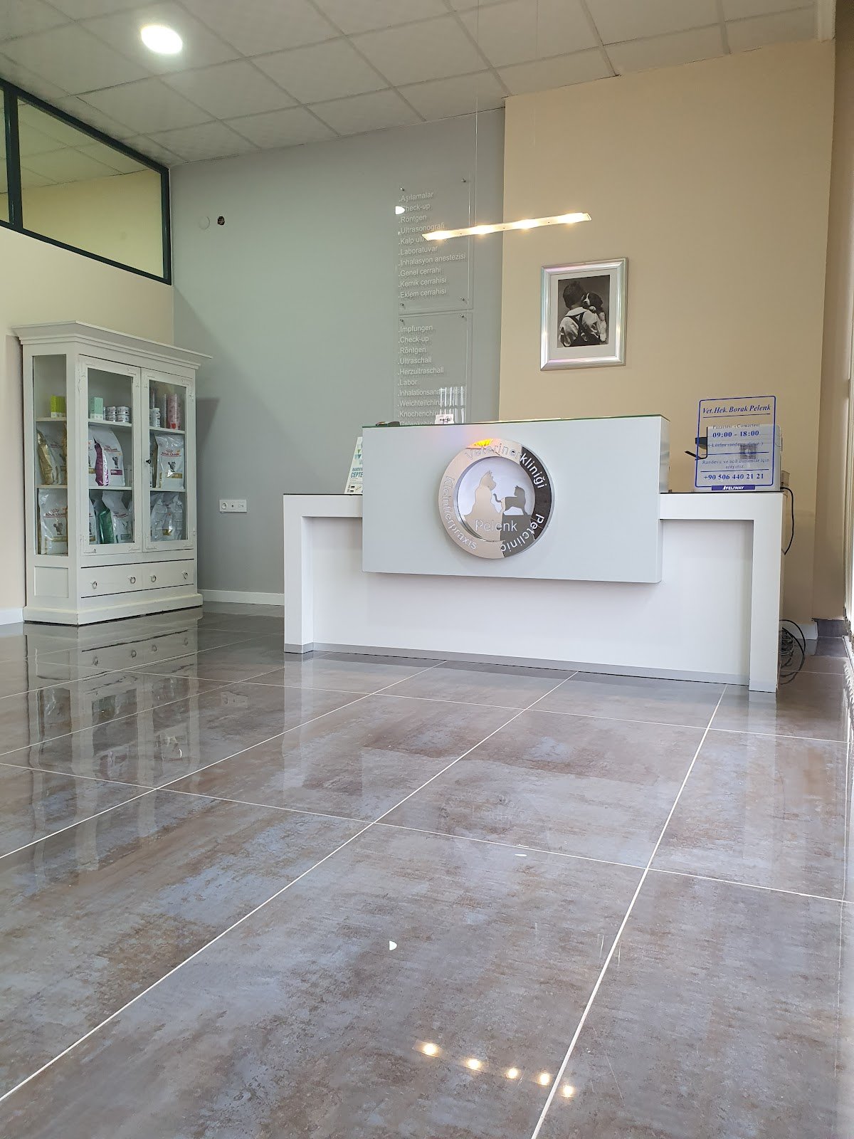 Pelenk Veteriner Kliniği / Kleintierpraxis / Pet Clinic